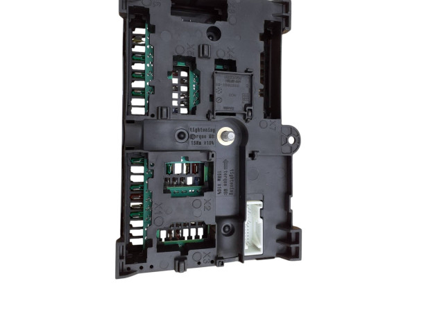 Блок предохранителей 6828075, P00166264AA   BMW X3 G01    