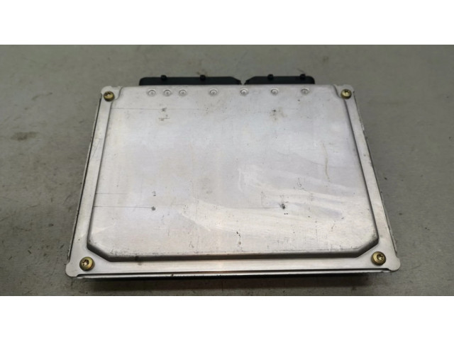 Блок управления двигателя 8E0909557D, 0261207753   Audi A4 S4 B6 8E 8H