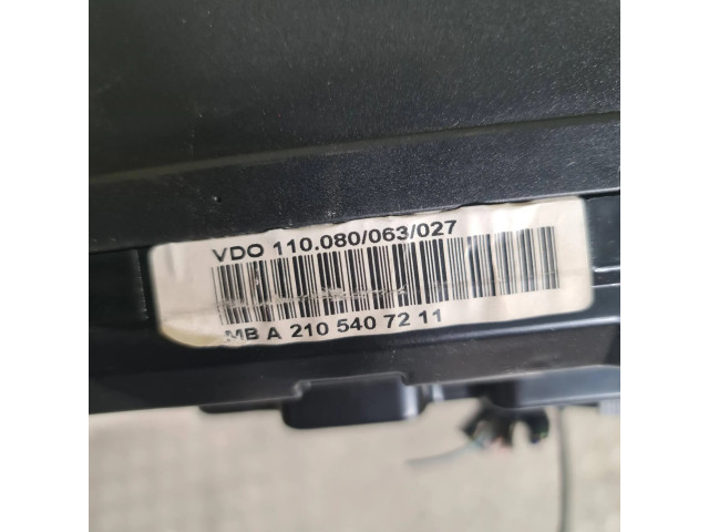 Přístrojová deska Mercedes-Benz E W210 2000 A2105407211, 110080063007