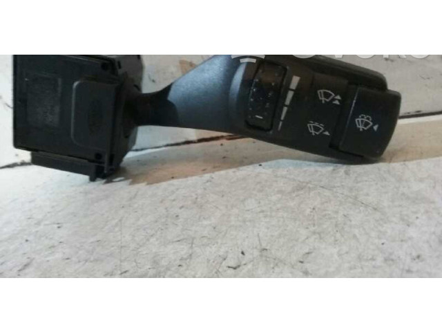 Ручка стеклоочистителей 1350067   Ford Focus