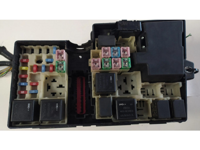 Pojistková skříňka 8688040, 518818000 Volvo V50 2005