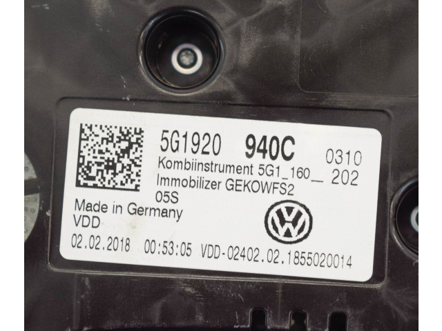 Панель приборов    Volkswagen Golf VII       