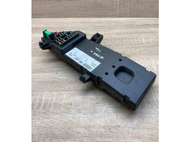 Pojistková skříňka 13165970, 24443147 Opel Vectra C 2002