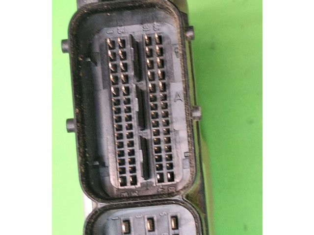 Řídící jednotka 03G906021CG, 0281014073   Volkswagen Caddy 2010