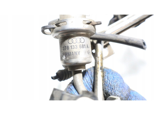 Топливная рампа Audi A6 S6 C5 4B для двигателя ACK