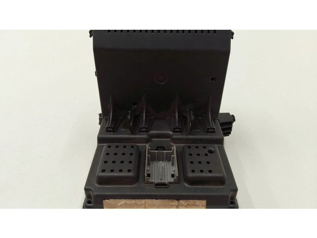 Блок предохранителей 30786889, 28087583   Volvo S60    