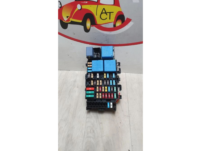 Блок предохранителей Dacia Sandero