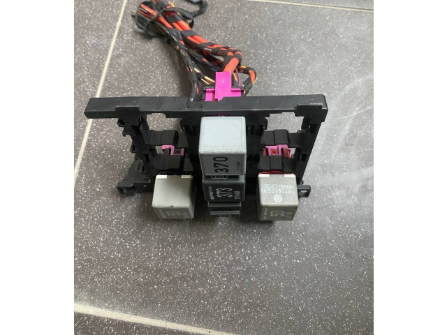 Блок предохранителей 1T1937503A Volkswagen Touran I