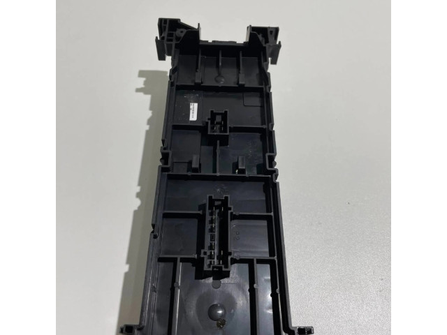 Блок предохранителей A1669061202   Mercedes-Benz GL X166    