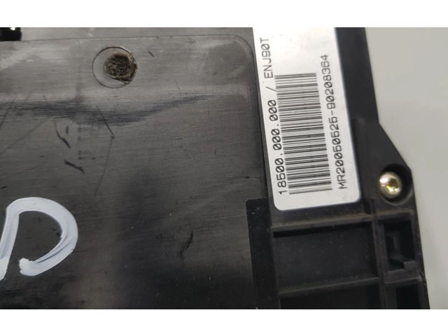 Блок предохранителей BMW X3 E83