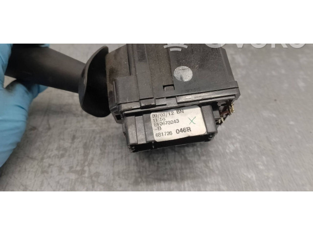 Ручка стеклоочистителей 8201168008 Dacia Lodgy