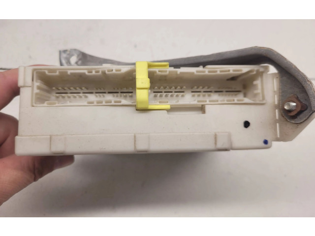  Pojistková skříňka 8273030272, 7D230551   Lexus GS 300 350 430 450H 2008