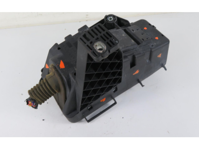 Блок предохранителей 30728132, 30728132 Volvo V70