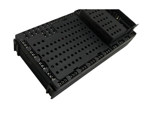 Блок предохранителей  8651548, 01W222   Volvo V70    