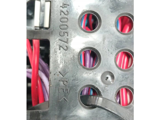 Блок предохранителей 4200572, A0424684 Saab 9-5