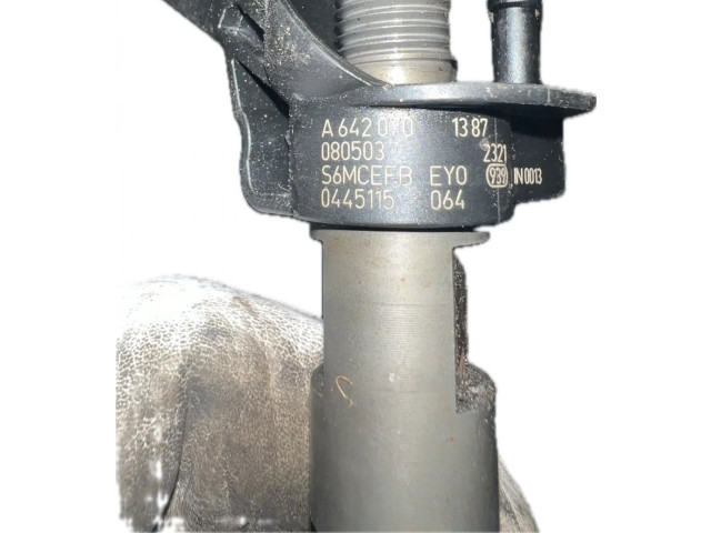 Vstřikovač 0445115027, A642070138780 Mercedes-Benz Vito Viano W639 OM 642.990