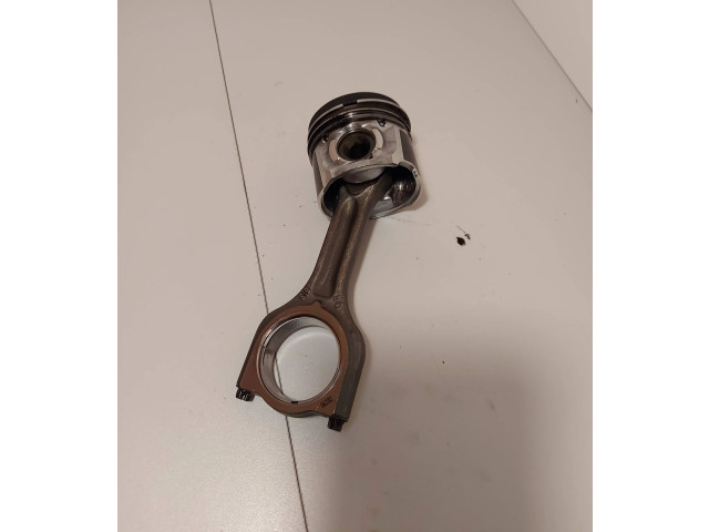 Поршень с шатуном Volvo S60