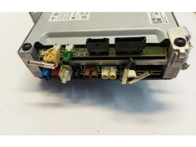 Řídící jednotka 1566786-05-e   Tesla Model 3 2021