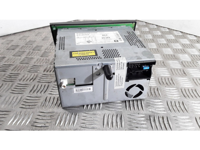 Радио/ проигрыватель CD/DVD / навигация