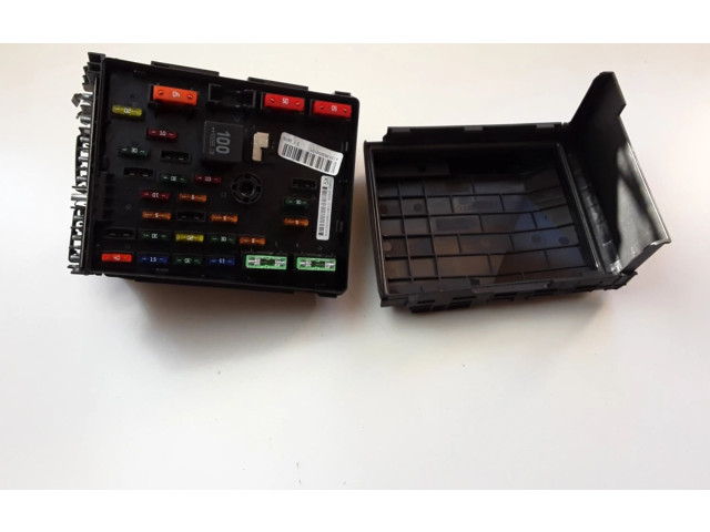 Блок предохранителей 1K0937132F Audi Q3 8U