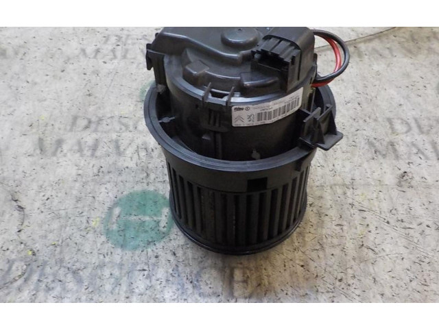 Вентилятор печки 1608182080 Peugeot 2008 I