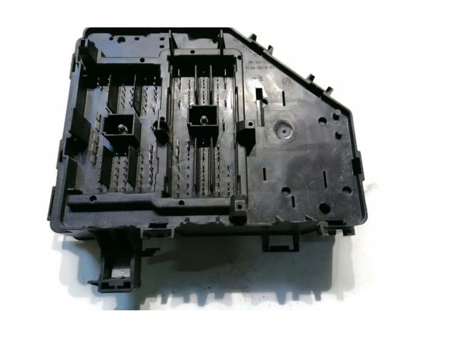 Блок предохранителей 20860988   Cadillac CTS    