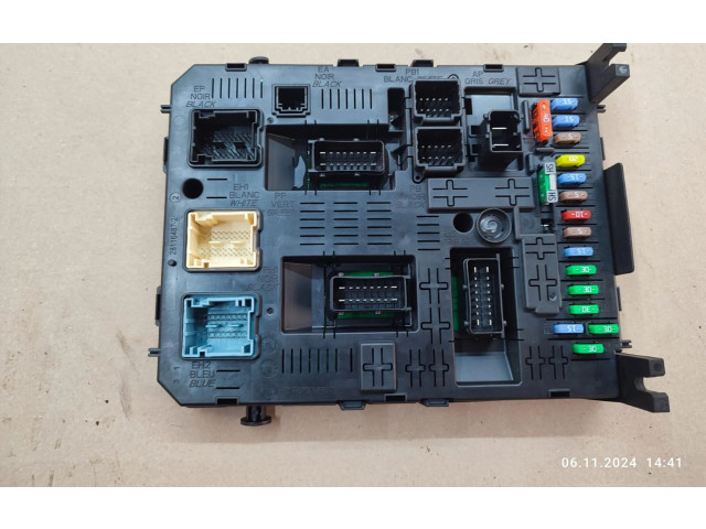 Pojistková skříňka 28119759 Peugeot 5008 2011