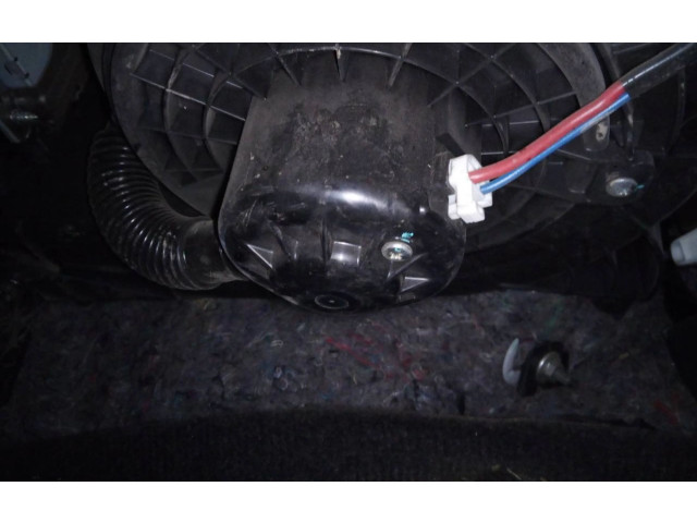 Вентилятор печки Mitsubishi L200