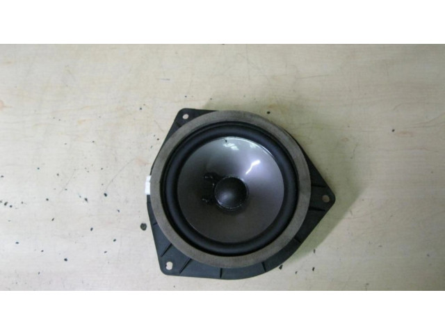 Громкоговоритель (громкоговорители) высокой частоты в передних дверях