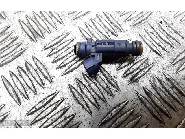 Vstřikovač 353102b000 KIA Venga