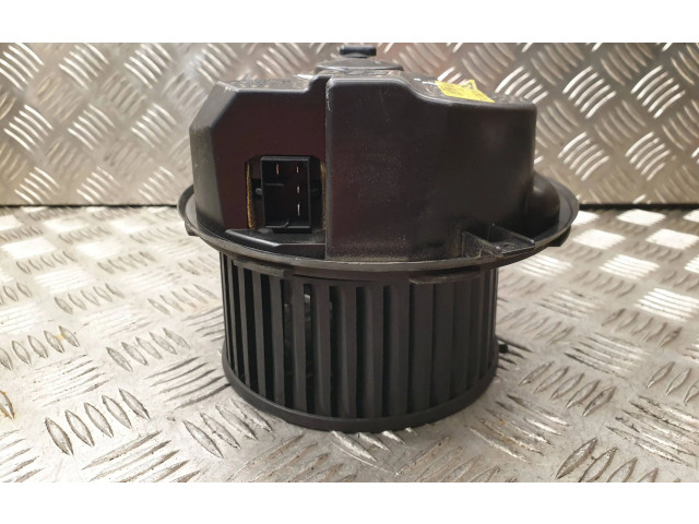 Вентилятор печки    F983228M   Volkswagen Touran I