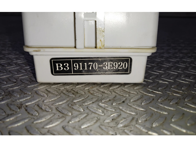 Блок предохранителей 911703E920   KIA Sorento    