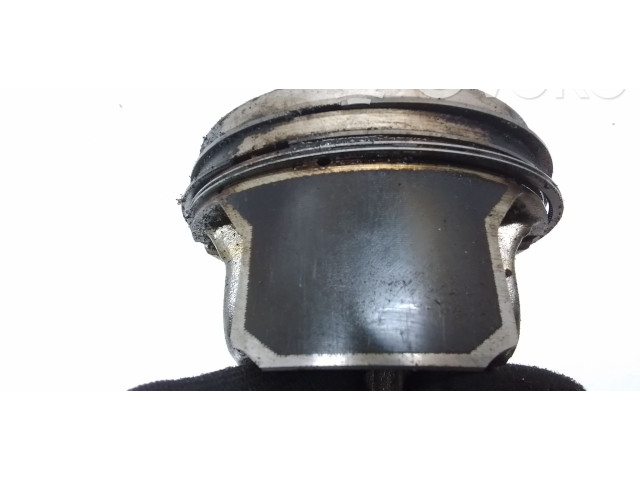 Поршень с шатуном 06K198401D Volkswagen Golf VII