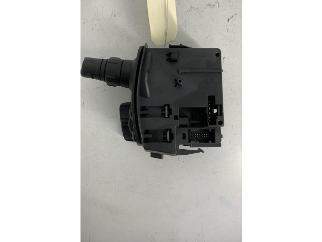 Ручка стеклоочистителей 8201590631   Renault Clio III