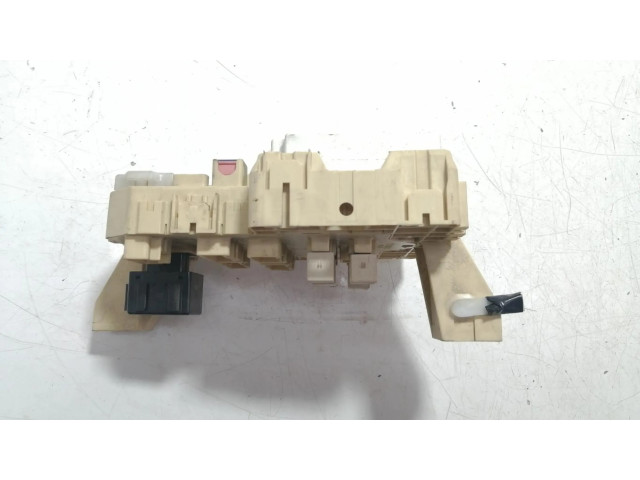 Pojistková skříňka 3677062J21 Suzuki Swift