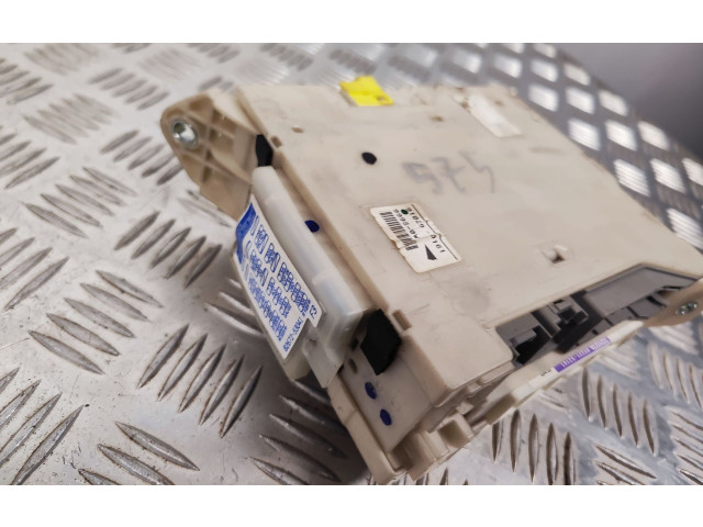 Блок предохранителей 8273053B60, 910290161 Lexus IS 220D-250-350