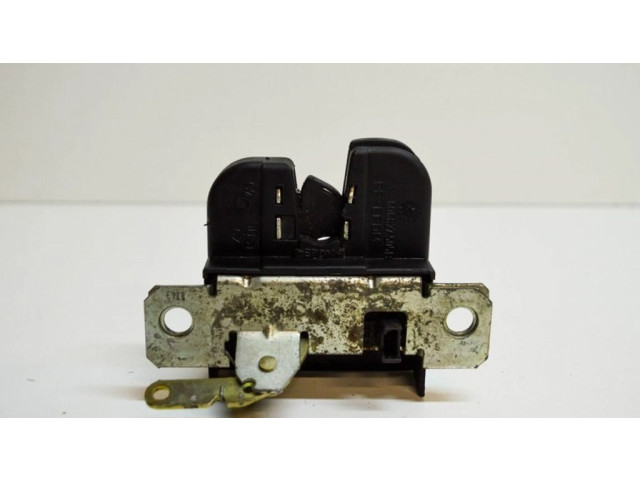 Замок задней крышки