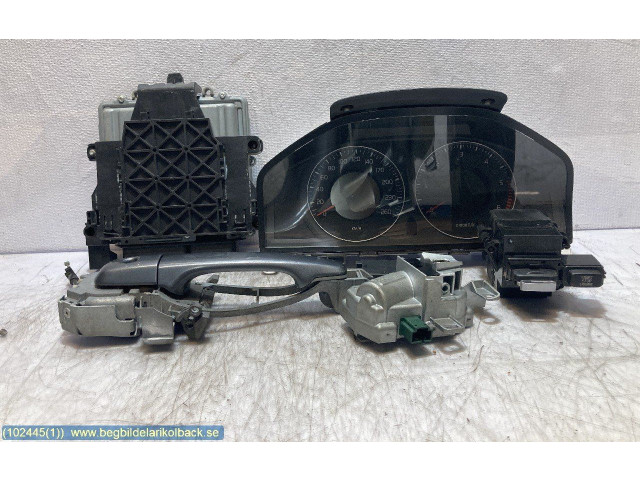 Блок управления впрыском 30785100   Volvo V70