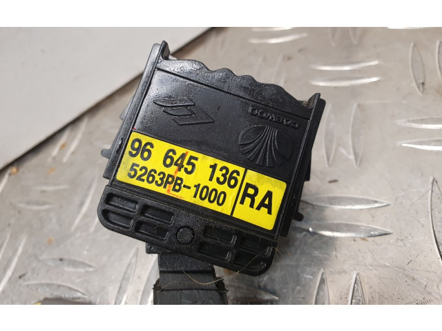 Ручка стеклоочистителей 96645139, 96645139RB Chevrolet Epica