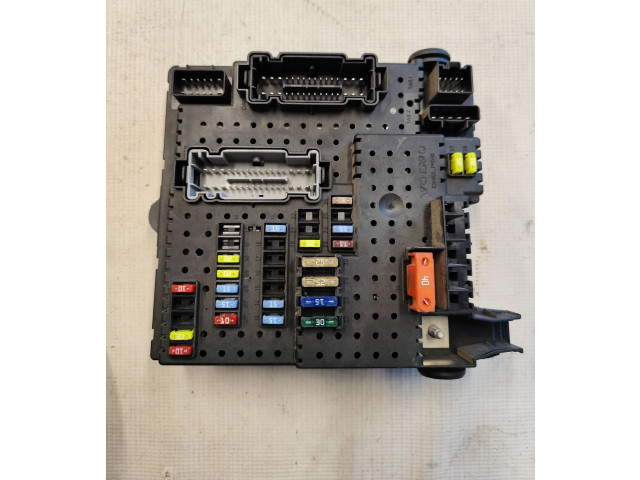 Блок предохранителей 30728512, 28017881   Volvo V70    