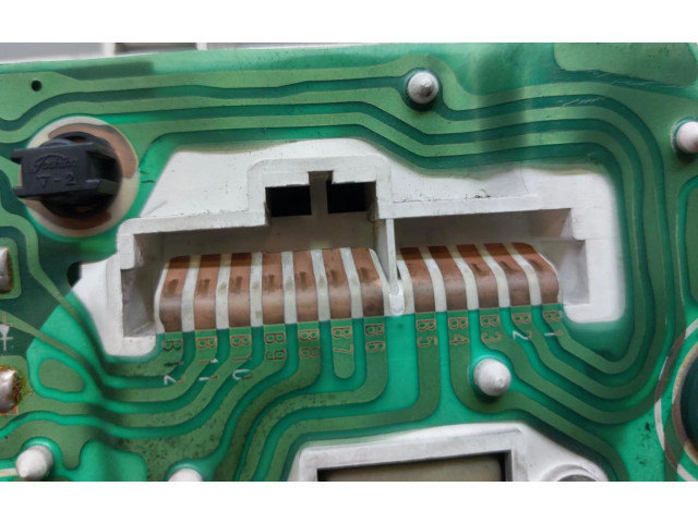 Přístrojová deska  Toyota Starlet (P70) III 1987 83200-10120, 257700-8750  