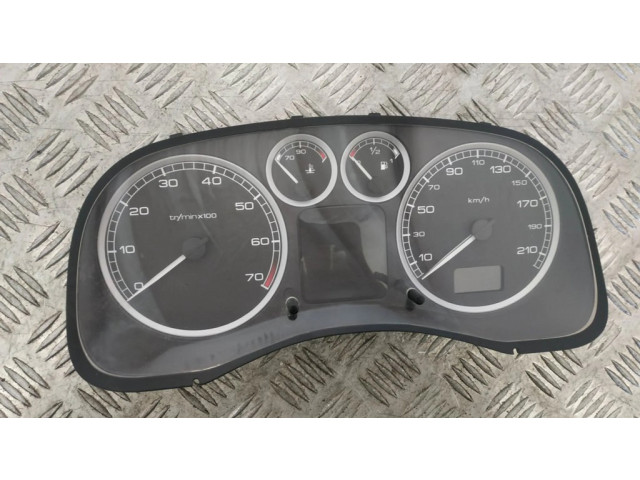 Přístrojová deska Peugeot 307 2002 P9645768480