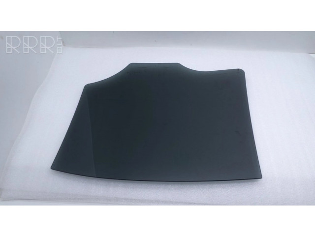 Основное стекло задних дверей