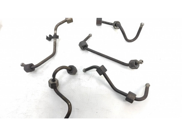 Трубка (трубки) для подачи топлива в жиклеры