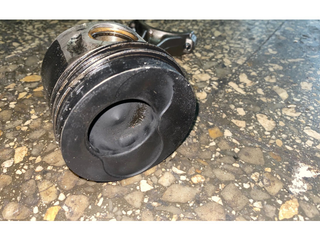 Píst 7R1 Volkswagen PASSAT B5.5