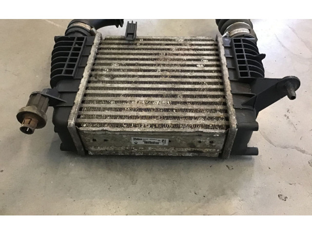 Интеркулер  8200471885, 880590XC   Renault Clio III 