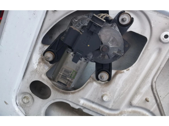 Моторчик заднего дворника 9225635RH Opel Combo C