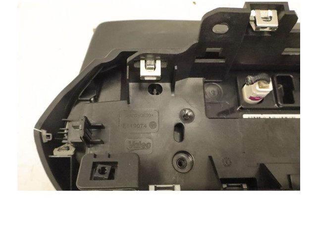 Дисплей E119074 Peugeot 2008 II