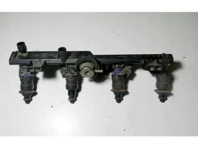 Топливная рампа 7700868573D   Renault Clio II  