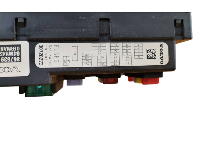 Блок предохранителей 8676391, 12217799   Volvo XC90    